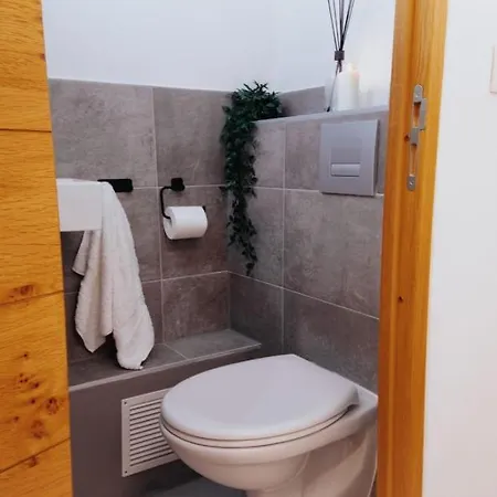 Perfect Family-oriented And Renovated Townhouse In The Old * Antibes